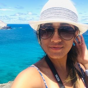 Meet your Posher, Cristina